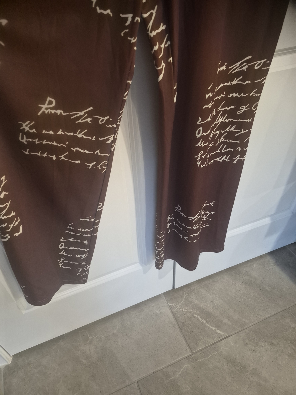 WoMEN SHEIN Brown Script-Print Long Sleeve Jumpsuit - Picture 4 of 8